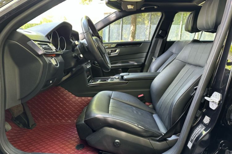 Used Mercedes-Benz E-Class 2015 E 260 L Sport Edition Interior 5
