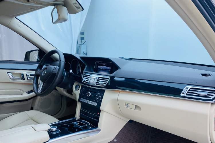 Used Mercedes-Benz E-Class 2015 Restyled E 260 L Sport Edition Interior 5