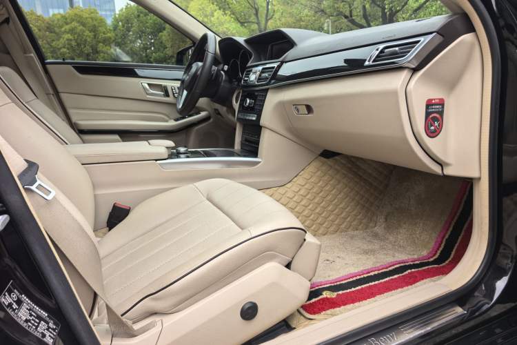 Used Mercedes-Benz E-Class 2015 E 200 L Sport Edition Interior 5