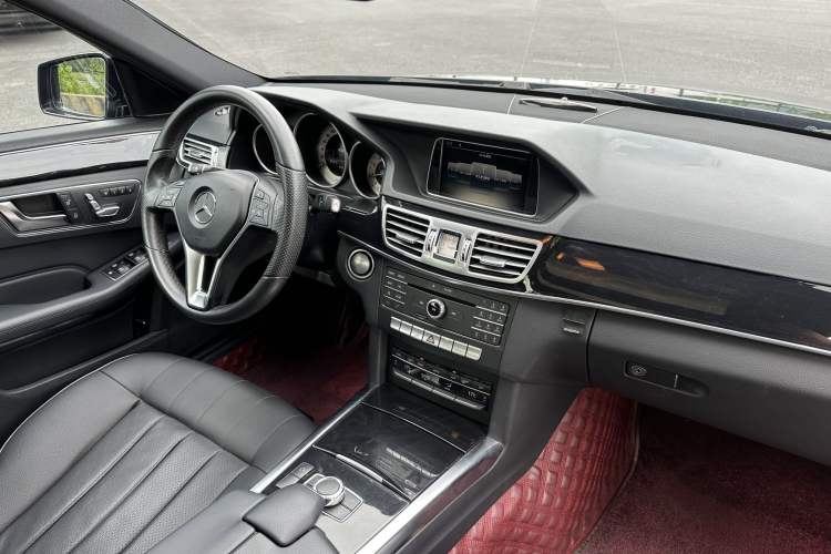 Used Mercedes-Benz E-Class 2015 Restyled E 260 L Sport Edition Interior 6
