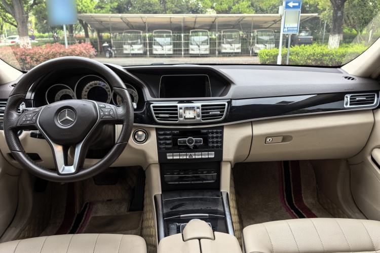 Used Mercedes-Benz E-Class 2015 E 200 L Sport Edition Interior 6