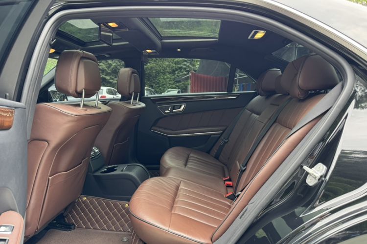 Used Mercedes-Benz E-Class 2015 E 260 L Luxury Model Interior 7