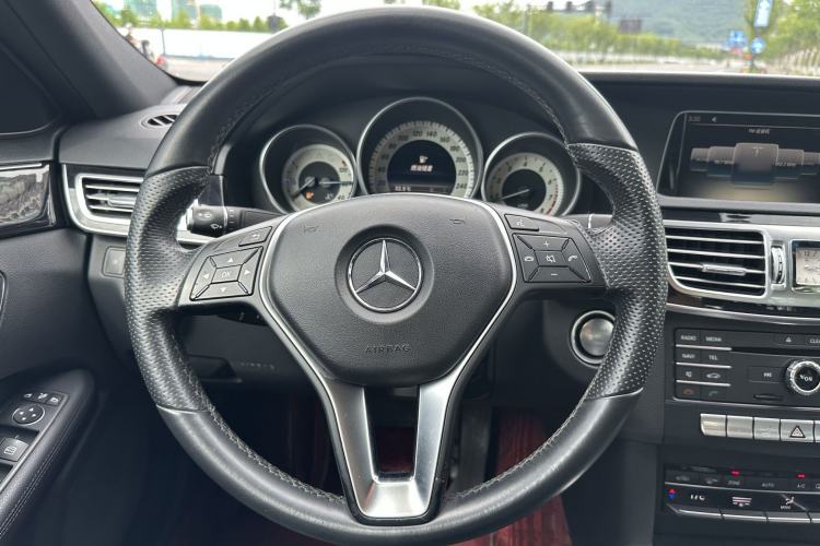 Used Mercedes-Benz E-Class 2015 Restyled E 260 L Sport Edition Interior 8