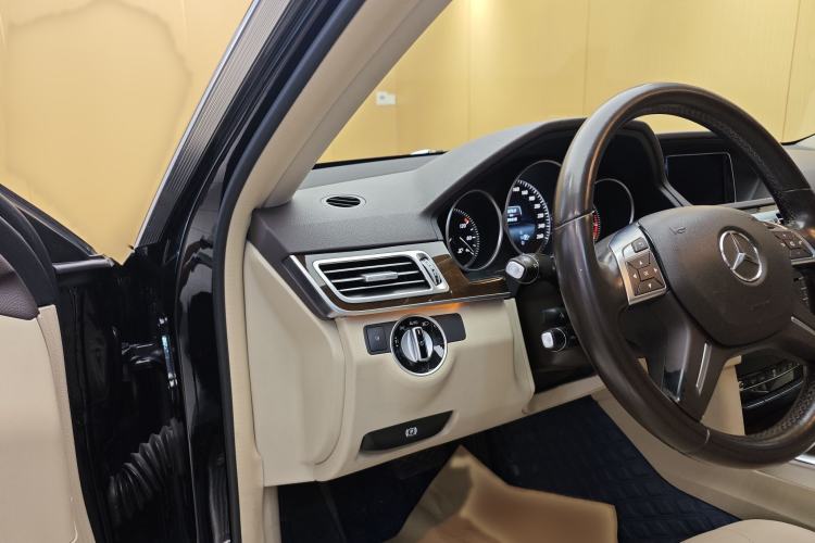 Used Mercedes-Benz E-Class 2015 Revised E 260 L Interior 9