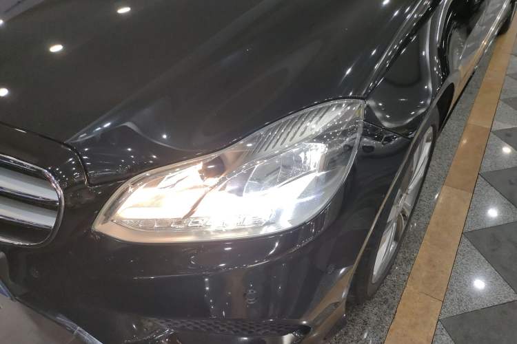 Used Mercedes-Benz E-Class 2015 E 200 L Sport Edition Left Front Headlight