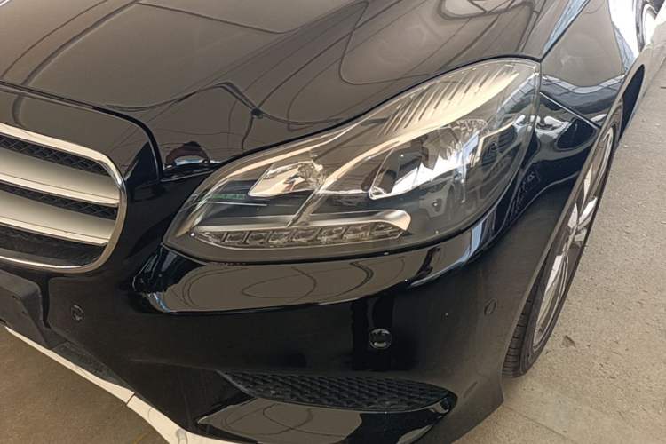 Used Mercedes-Benz E-Class 2015 E 260 L Sport Edition Left Front Headlight