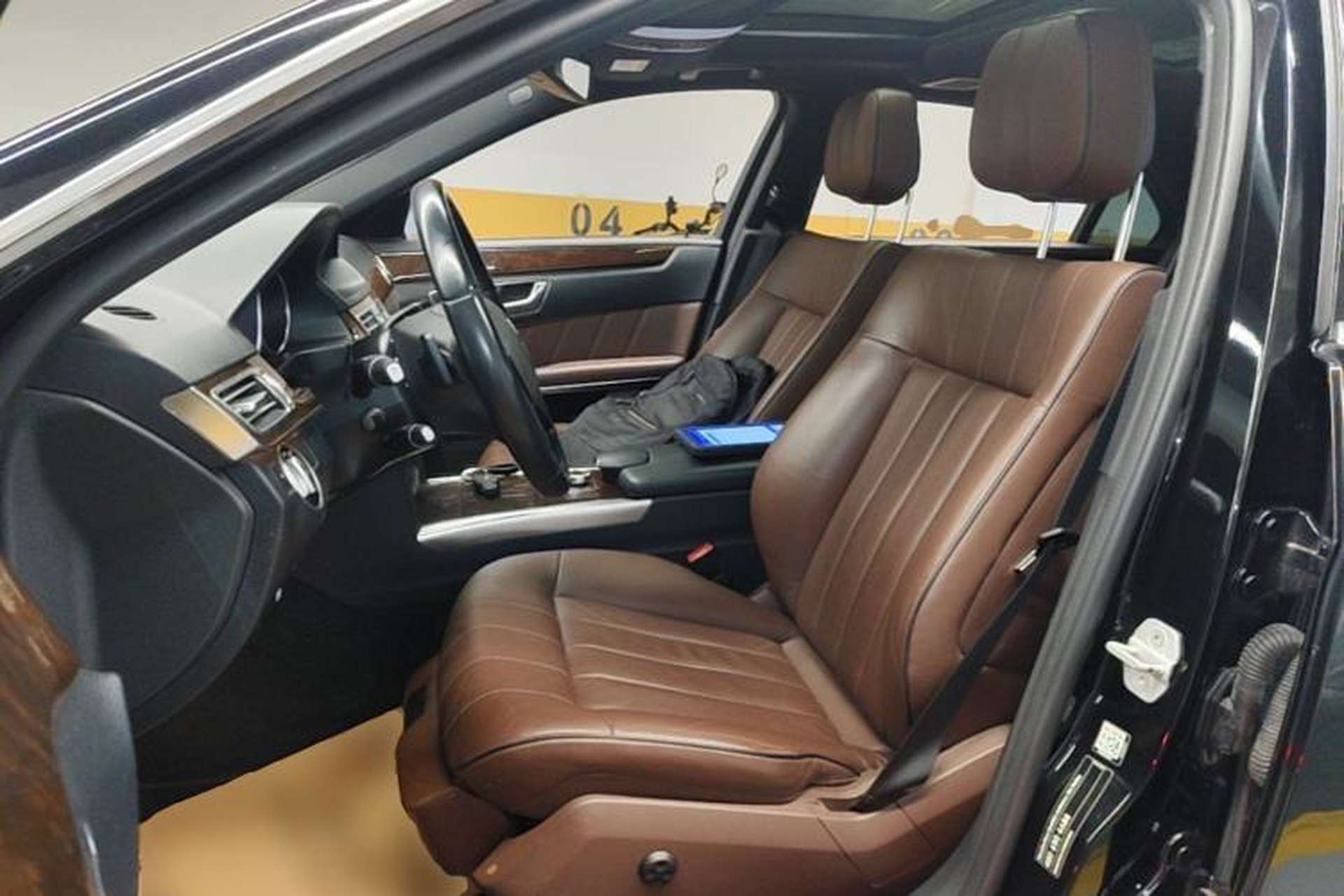 Used Mercedes-Benz E-Class 2015 Facelift E 260 L Luxury Edition Left Front Seat