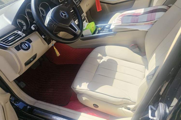 Used Mercedes-Benz E-Class 2015 E 260 L Sport & Fashion Model Left Front Seat