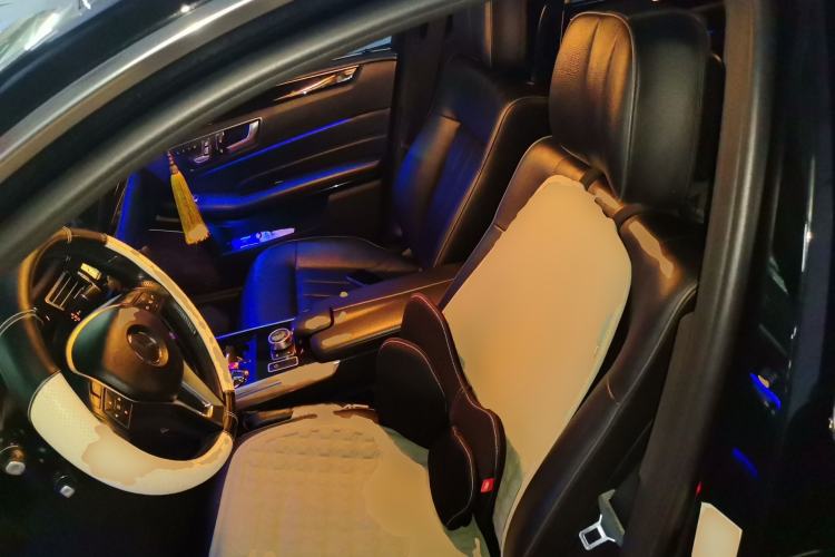 Used Mercedes-Benz E-Class 2015 E 260 L Sport & Fashion Model Left Front Seat