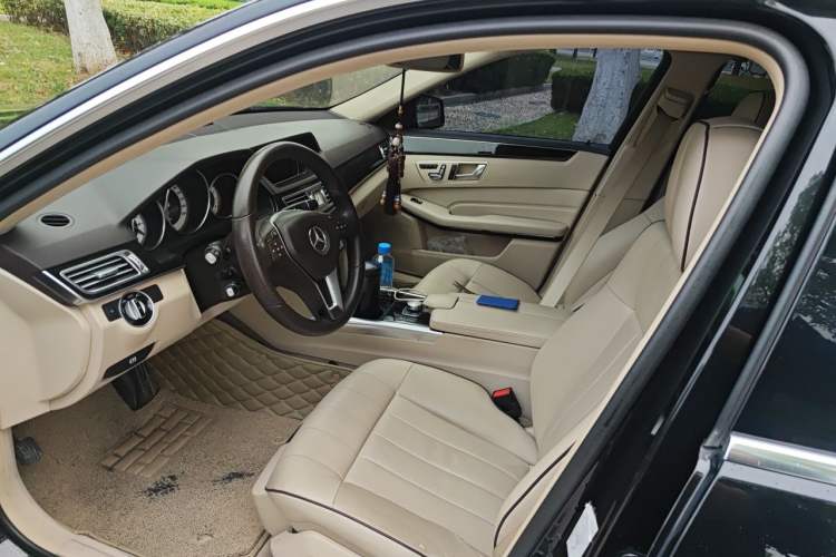 Used Mercedes-Benz E-Class 2015 E 260 L Sport & Fashion Model Left Front Seat