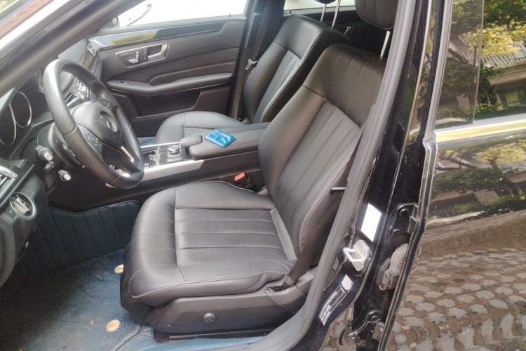 Used Mercedes-Benz E-Class 2015 E 260 L Sport & Fashion Model Left Front Seat