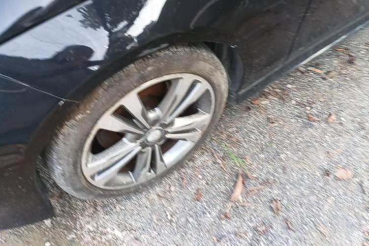 Used Mercedes-Benz E-Class 2015 Restyled E 260 L Sport Edition Left Front Wheel Hub
