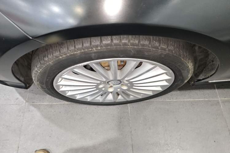 Used Mercedes-Benz E-Class 2015 E 200 L Left Front Wheel Hub