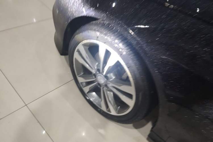 Used Mercedes-Benz E-Class 2015 Restyled E 260 L Sport Edition Left Front Wheel Hub