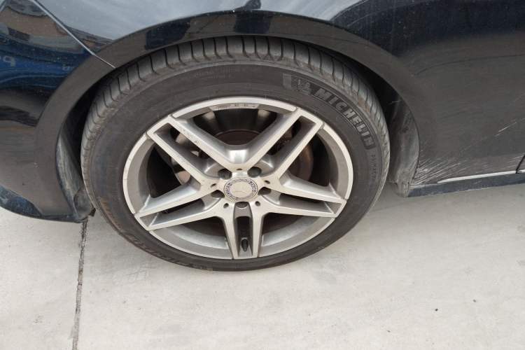 Used Mercedes-Benz E-Class 2015 E 400 L Hybrid Left Front Wheel Hub