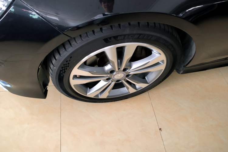 Used Mercedes-Benz E-Class 2015 Restyled E 260 L Sport Edition Left Front Wheel Hub