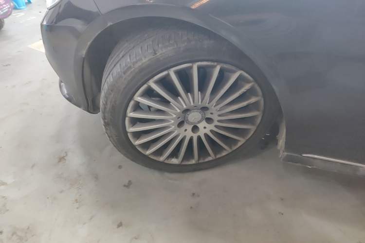 Used Mercedes-Benz E-Class 2015 Facelift E 200 L Left Front Wheel Hub