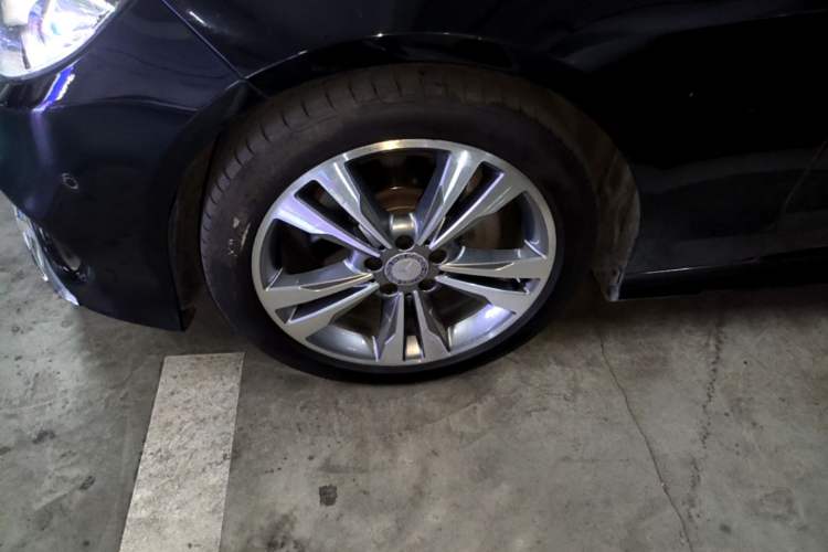 Used Mercedes-Benz E-Class 2015 Restyled E 260 L Sport Edition Left Front Wheel Hub