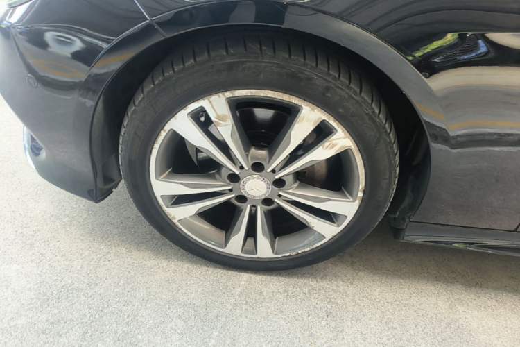 Used Mercedes-Benz E-Class 2015 Restyled E 260 L Sport Edition Left Front Wheel Hub