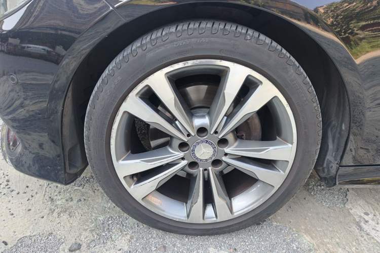 Used Mercedes-Benz E-Class 2015 Facelift E 200 L Sport Edition Left Front Wheel Hub