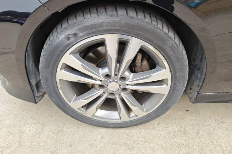 Used Mercedes-Benz E-Class 2015 Facelift E 200 L Sport Edition Left Front Wheel Hub