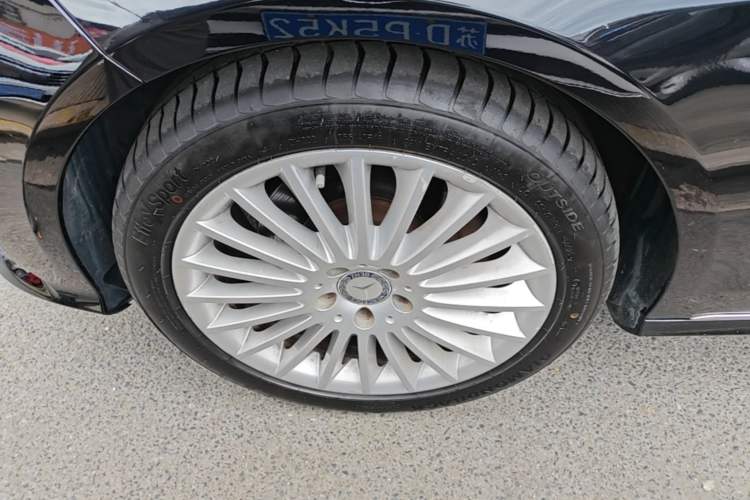 Used Mercedes-Benz E-Class 2015 Facelift E 200 L Left Front Wheel Hub