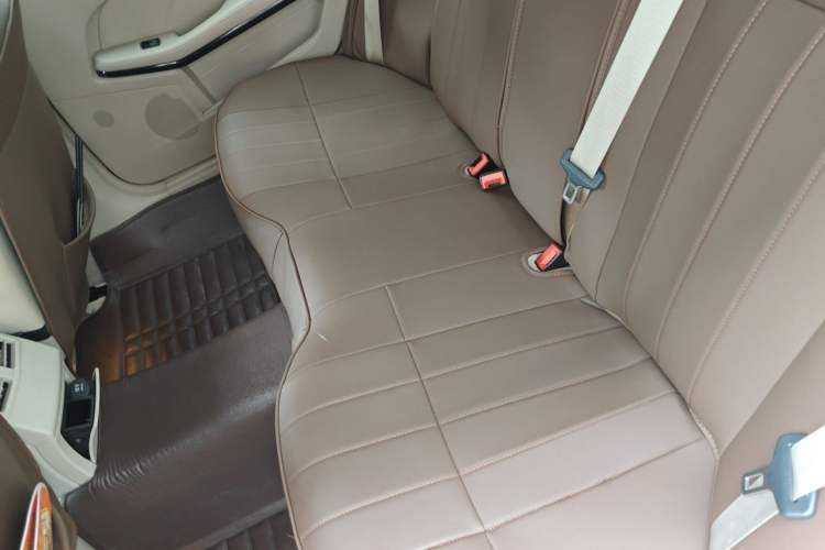 Used Mercedes-Benz E-Class 2015 E 260 L Sport Edition Left Rear Seat