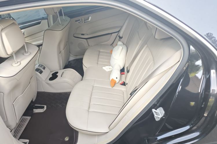 Used Mercedes-Benz E-Class 2015 E 260 L Sport & Fashion Model Left Rear Seat