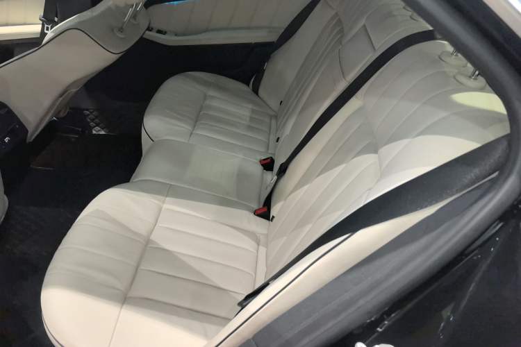 Used Mercedes-Benz E-Class 2015 E 320 L 4MATIC Left Rear Seat