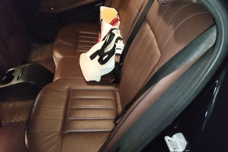 Used Mercedes-Benz E-Class 2015 E 260 L Sport Luxury Model Left Rear Seat