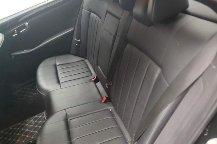 Used Mercedes-Benz E-Class 2015 E 200 L Sport Edition Left Rear Seat