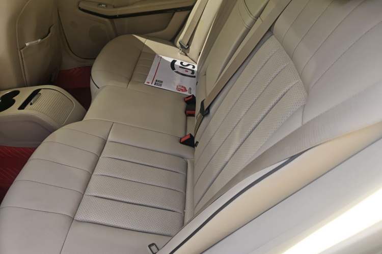 Used Mercedes-Benz E-Class 2015 E 260 L Sport & Fashion Model Left Rear Seat