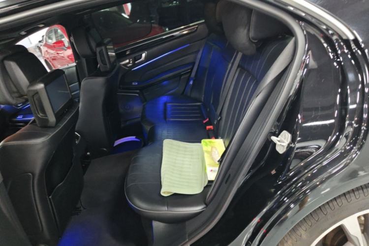 Used Mercedes-Benz E-Class 2015 E 260 L Sport & Fashion Model Left Rear Seat