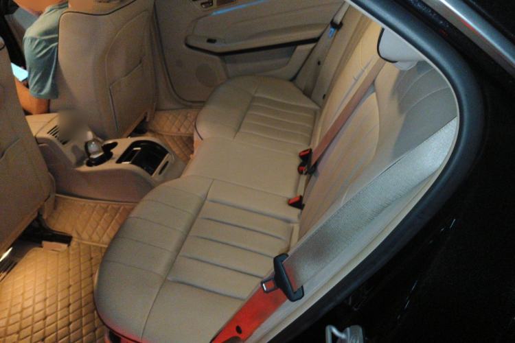Used Mercedes-Benz E-Class 2015 E 260 L Sport & Fashion Model Left Rear Seat