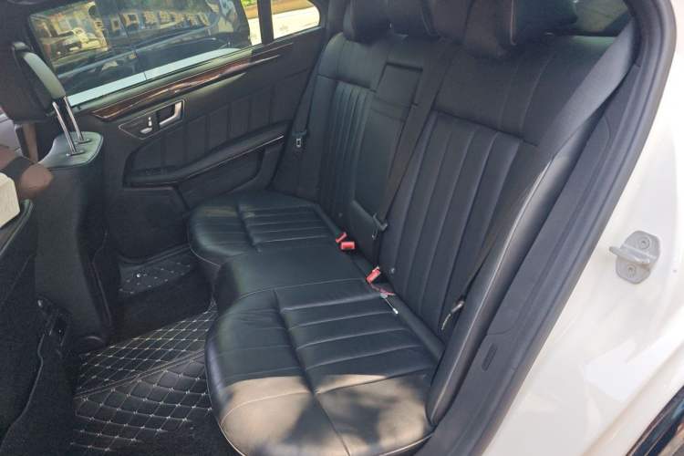 Used Mercedes-Benz E-Class 2015 E 320 L 4MATIC Left Rear Seat