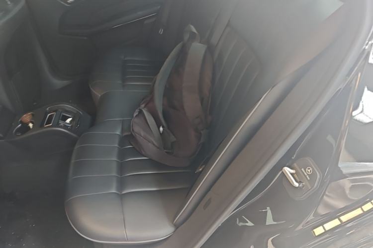 Used Mercedes-Benz E-Class 2015 Revised E 260 L Sporty and Stylish Edition Left Rear Seat