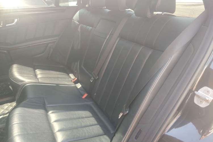 Used Mercedes-Benz E-Class 2015 E 320 L 4MATIC Left Rear Seat