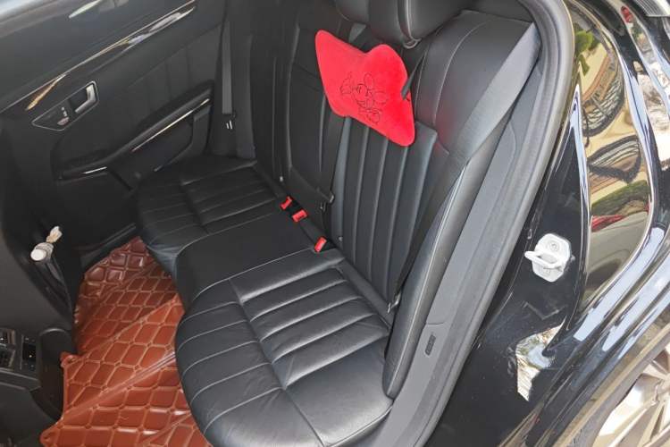 Used Mercedes-Benz E-Class 2015 E 320 L 4MATIC Left Rear Seat