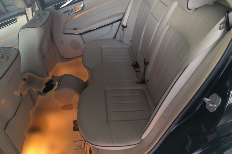Used Mercedes-Benz E-Class 2015 Revised E 260 L Sporty and Stylish Edition Left Rear Seat