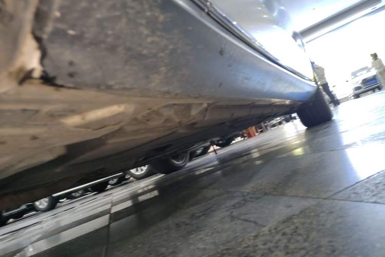 Used Mercedes-Benz E-Class 2015 E 200 L Left Side Sill