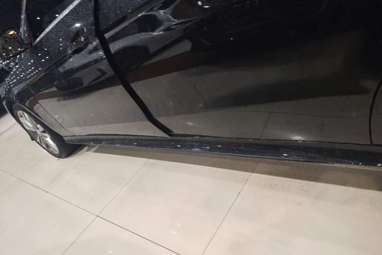 Used Mercedes-Benz E-Class 2015 Restyled E 260 L Sport Edition Left Side Sill