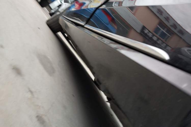 Used Mercedes-Benz E-Class 2015 E 400 L Hybrid Left Side Sill