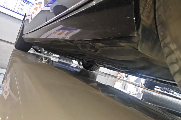 Used Mercedes-Benz E-Class 2015 Revised E 260 L Left Side Sill