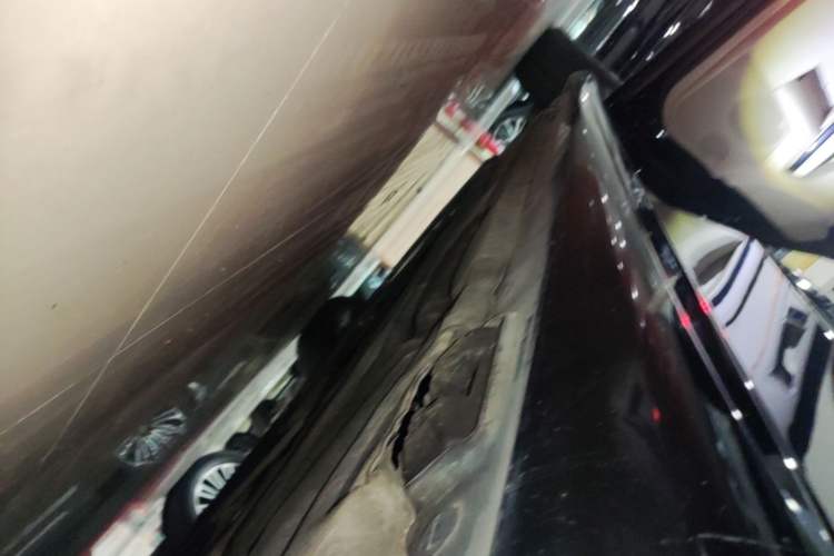 Used Mercedes-Benz E-Class 2015 Restyled E 260 L Sport Edition Left Side Sill