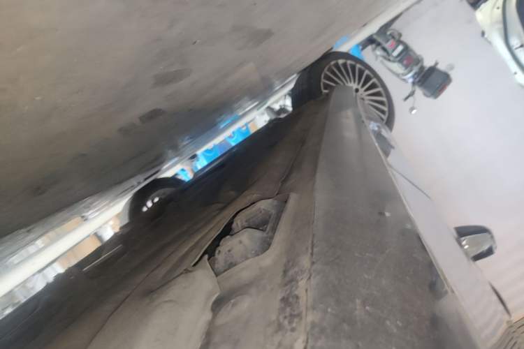 Used Mercedes-Benz E-Class 2015 Facelift E 200 L Left Side Sill