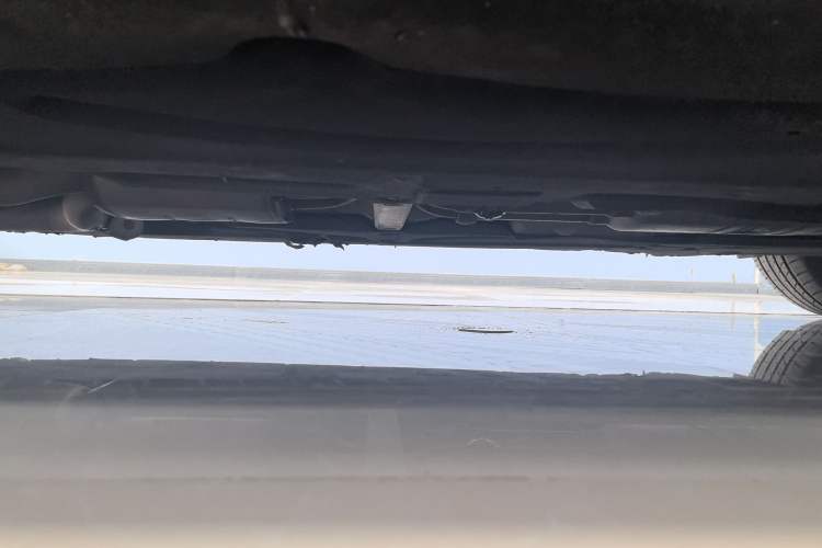 Used Mercedes-Benz E-Class 2015 E 320 L 4MATIC Left Side Sill
