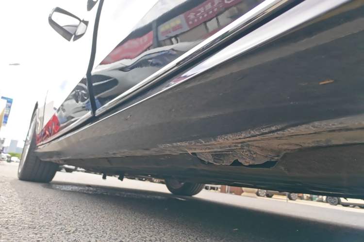 Used Mercedes-Benz E-Class 2015 Facelift E 200 L Left Side Sill