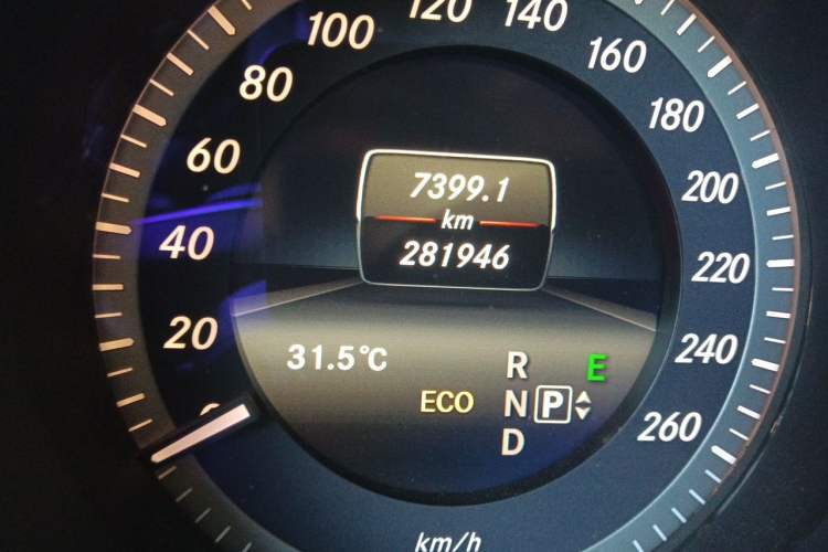 Used Mercedes-Benz E-Class 2015 E 260 L Odometer Close Up