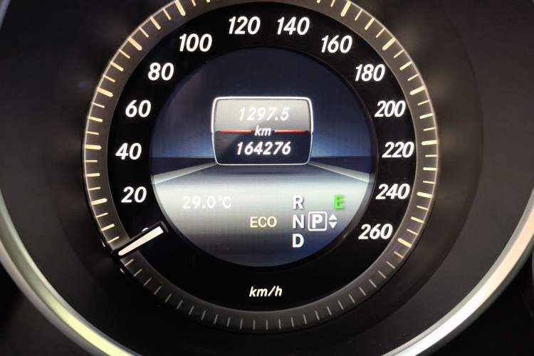 Used Mercedes-Benz E-Class 2015 E 320 L 4MATIC Odometer Close Up
