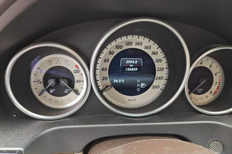 Used Mercedes-Benz E-Class 2015 Restyled E 260 L Sport Edition Odometer Close Up